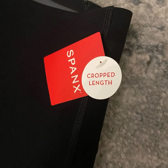 NWT $98! Spanx Cropped Icon Leggings, SZ XS, Very Black - Picture 7 of 8